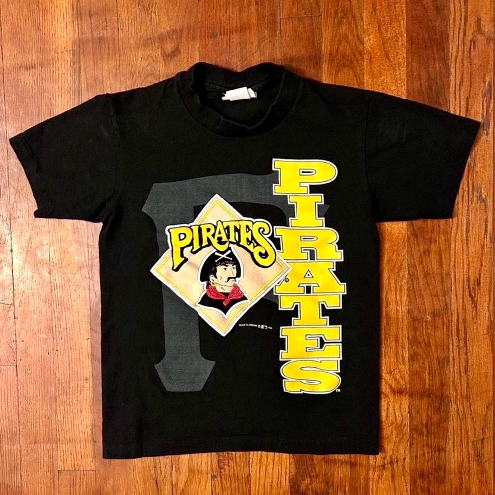 Vintage ‘90s Pittsburgh Pirates MLB Baseball Baby Tee Black Graphic T-shirt XS